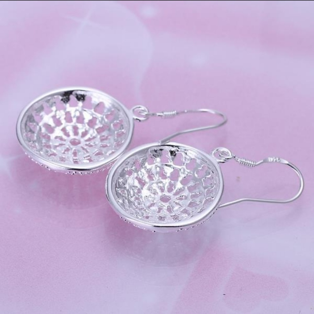 Earrings - Picture 4 of 4